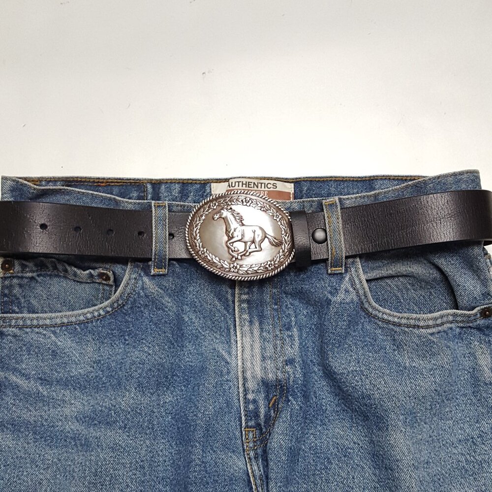 Western Silver Running Horse Buckle in black leather Belt